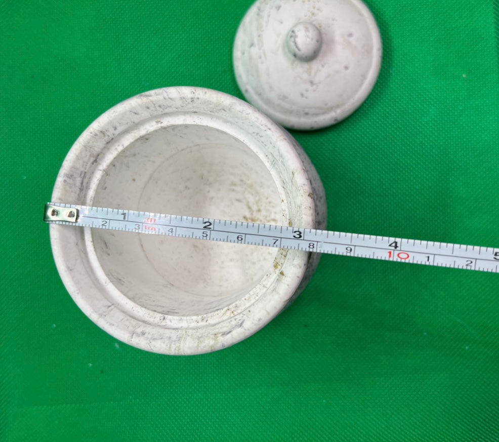 Elegant small jar, container (Round)