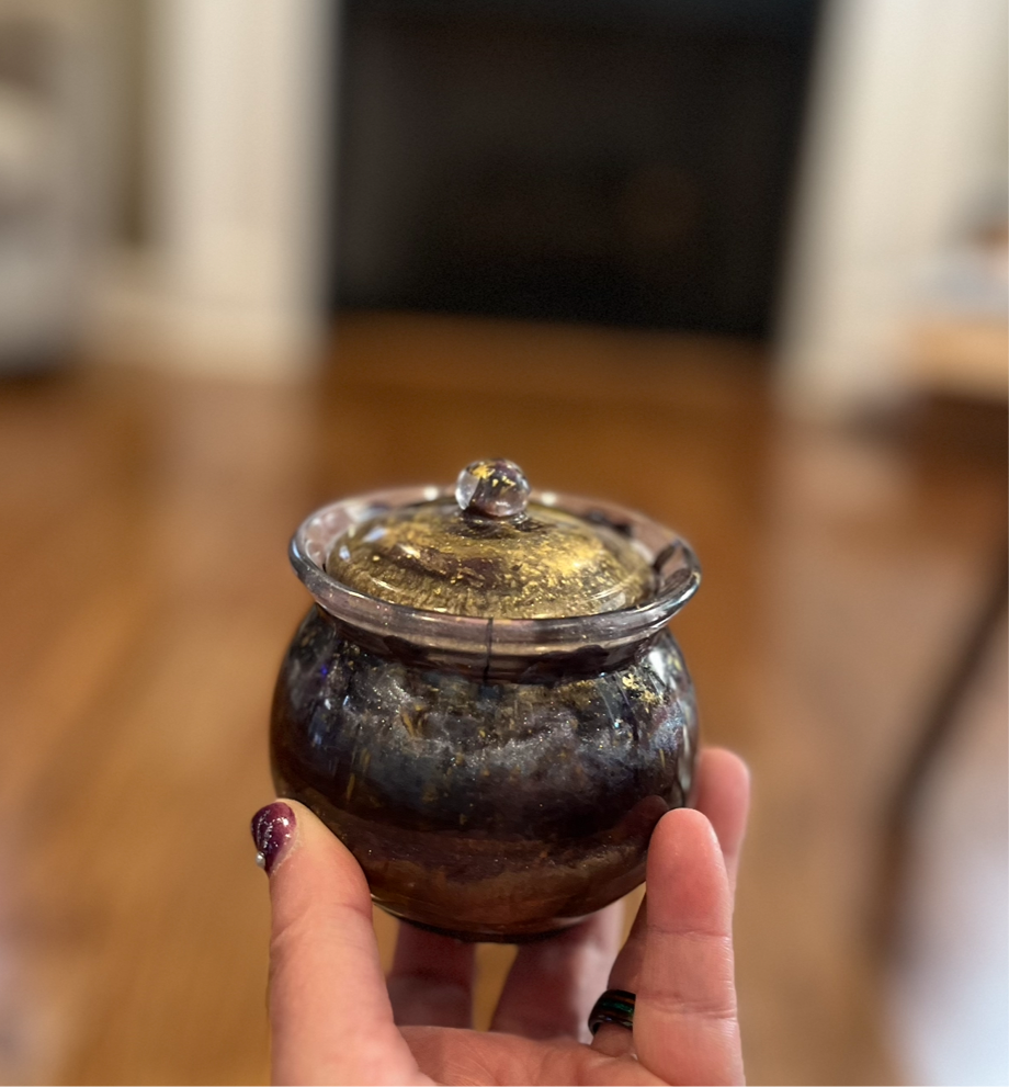 Elegant small jar, container (Round)