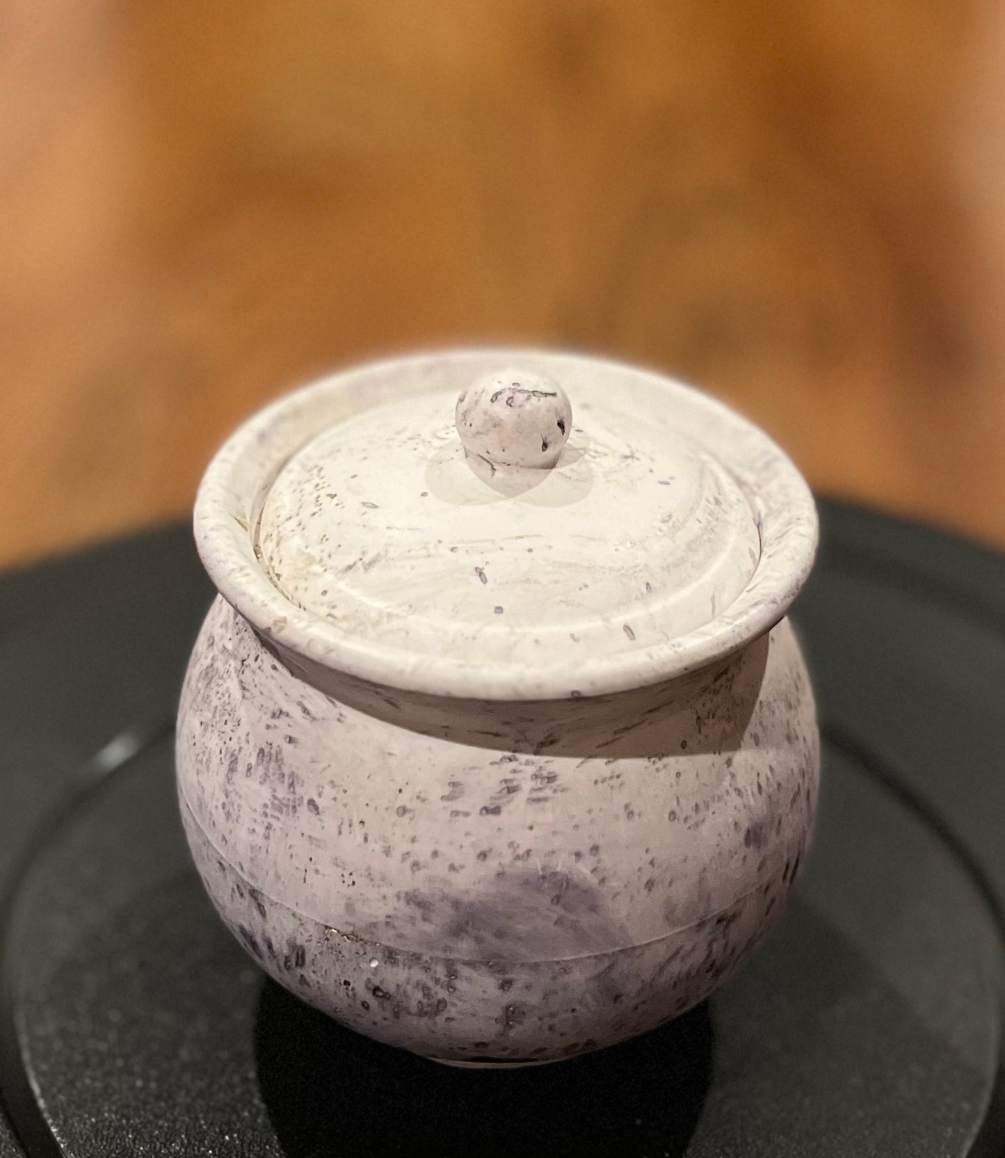 Elegant small jar, container (Round)