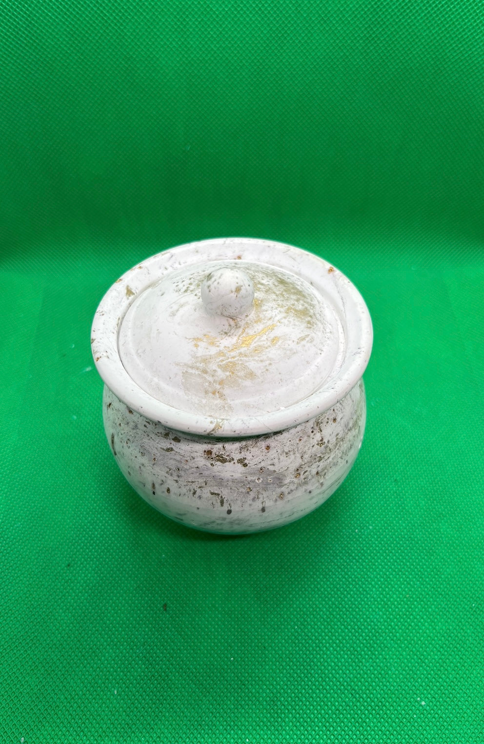 Elegant small jar, container (Round)